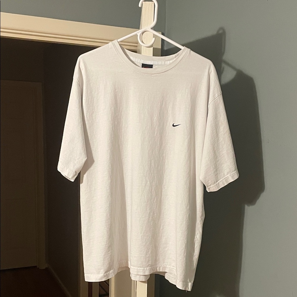 Vintage Nike Men's Classic White Tee